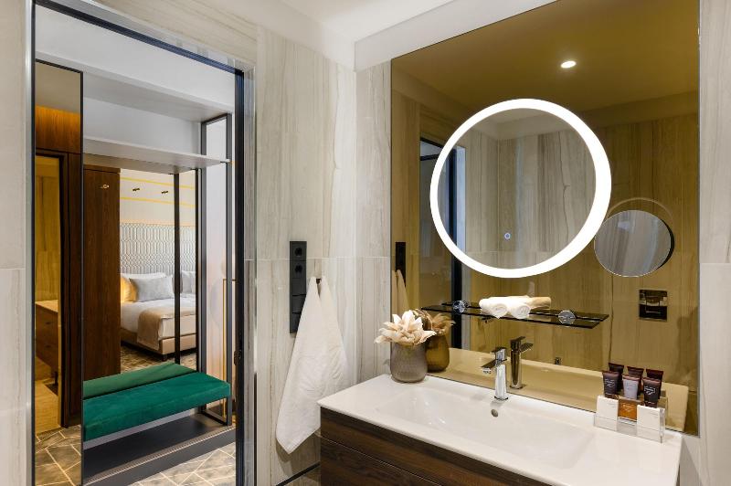 Hotel Emerald & Suites by Continental Group - Oda