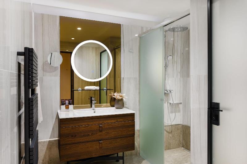 Hotel Emerald & Suites by Continental Group - Oda