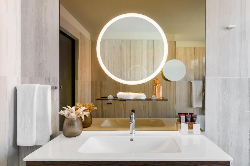 Hotel Emerald & Suites by Continental Group - Oda