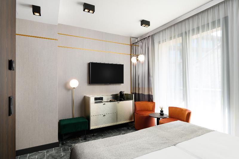 Hotel Emerald & Suites by Continental Group - Oda