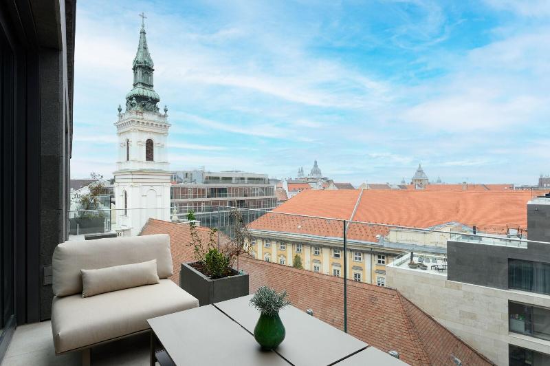 Hotel Emerald & Suites by Continental Group - Oda