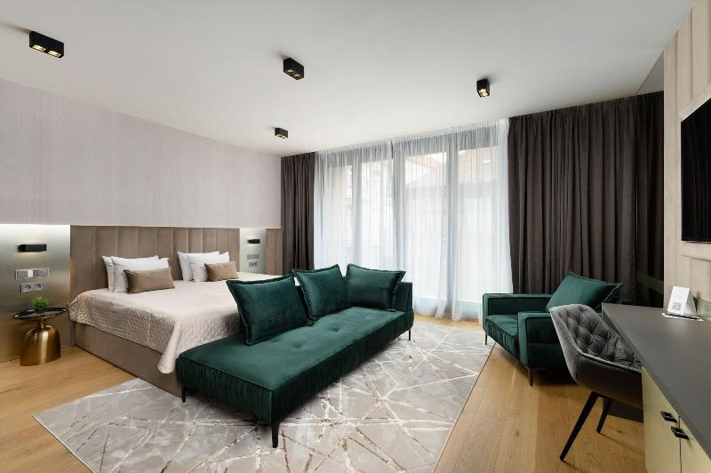 Hotel Emerald & Suites by Continental Group - Oda