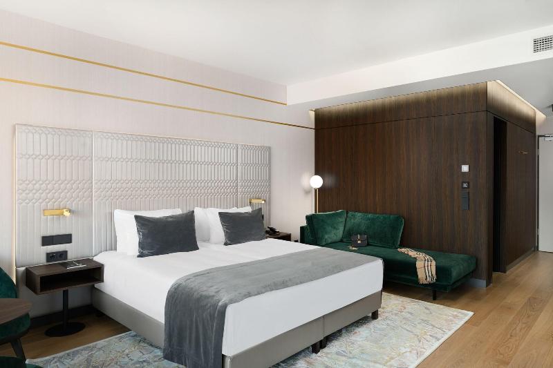 Hotel Emerald & Suites by Continental Group - Oda