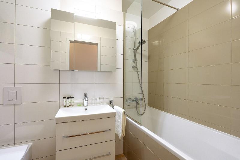Hotel Emerald & Suites by Continental Group - Oda