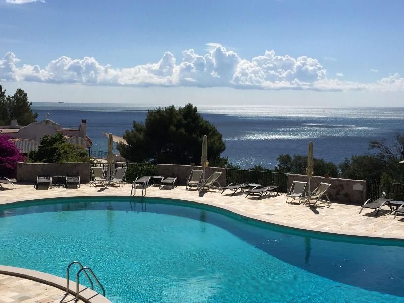 Hotel Baia Delle Zagare - Havuz