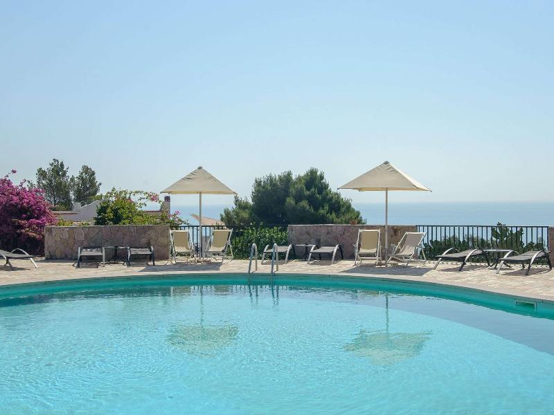Hotel Baia Delle Zagare - Havuz