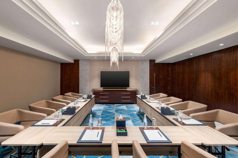 Wyndham Grand Doha West Bay beach - Toplantı