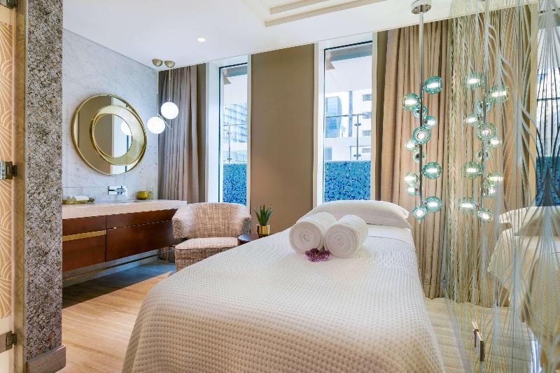 Wyndham Grand Doha West Bay beach - Aktivite