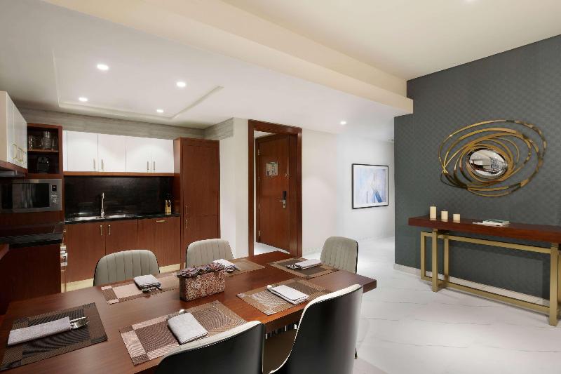 Wyndham Grand Doha West Bay beach - Oda