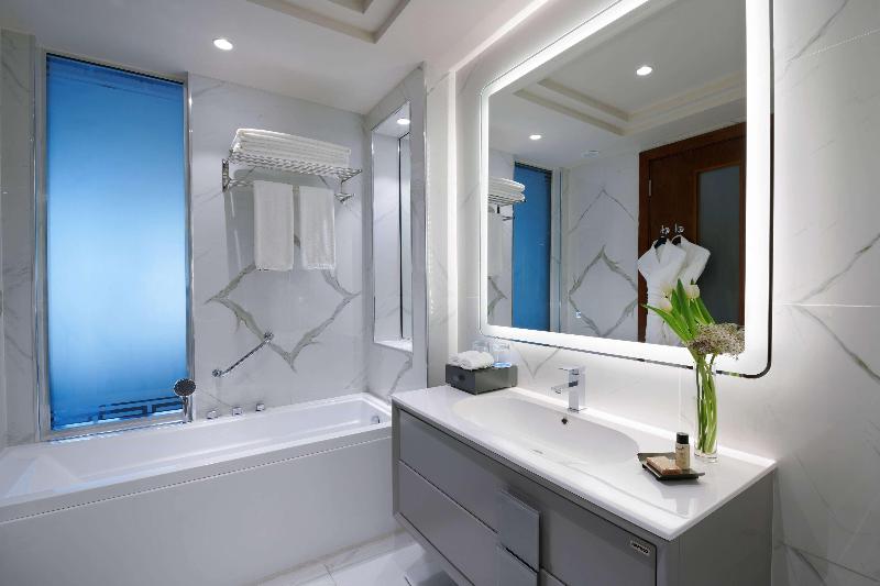 Wyndham Grand Doha West Bay beach - Oda