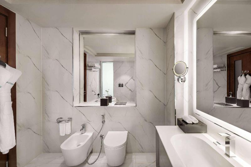 Wyndham Grand Doha West Bay beach - Oda