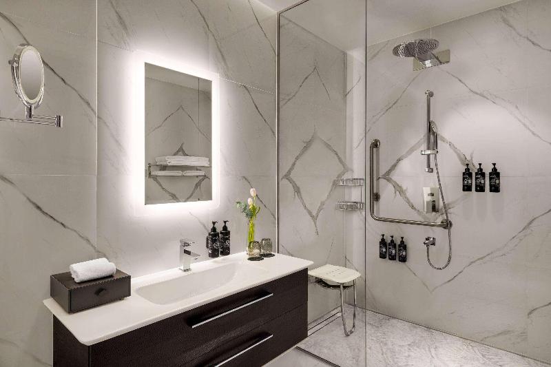 Wyndham Grand Doha West Bay beach - Oda