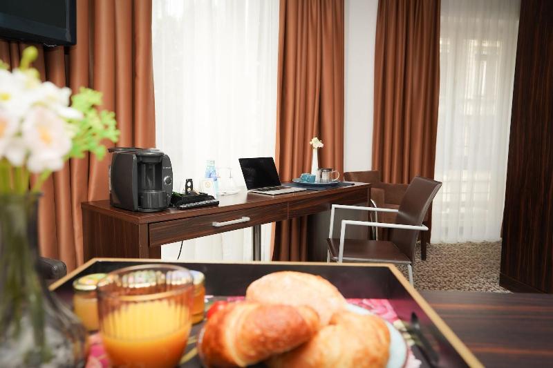The Atrium Hotel - Oda