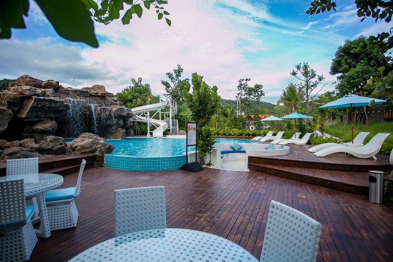 Phukalini Luxury Pool Villa & Onsen - Havuz