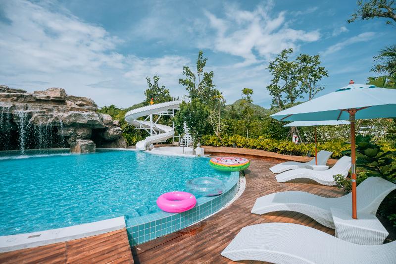 Phukalini Luxury Pool Villa & Onsen - Havuz