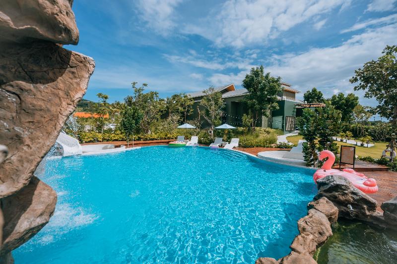 Phukalini Luxury Pool Villa & Onsen - Havuz
