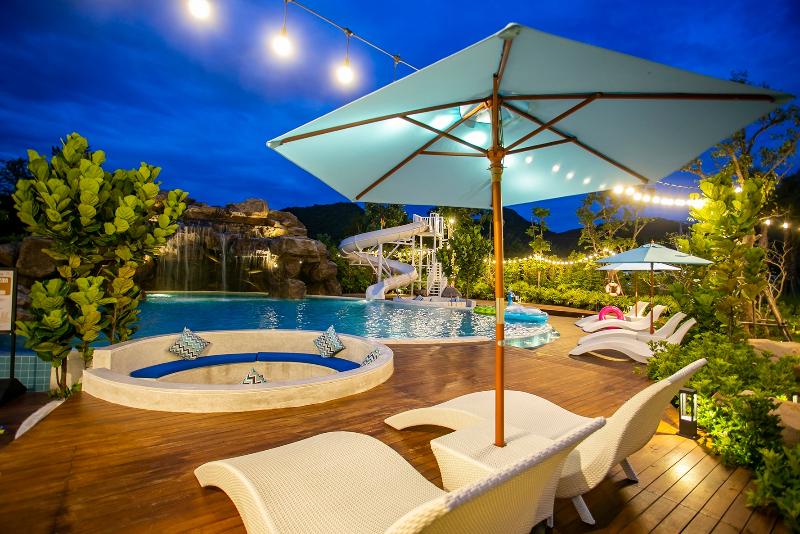 Phukalini Luxury Pool Villa & Onsen - Havuz