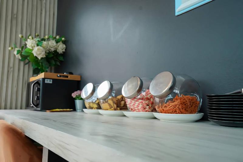 Play Poshtel & Cafe - Lobi