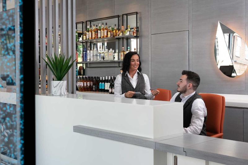 Spark by Hilton Luton - Lobi