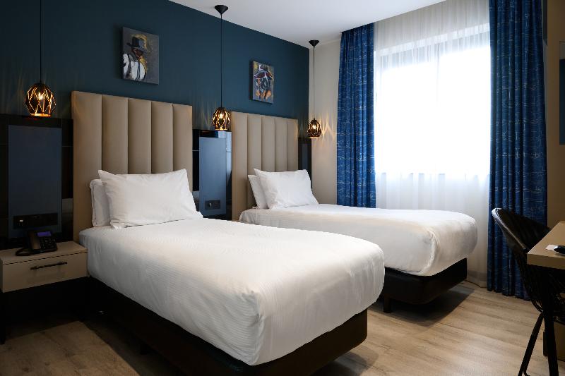 Spark by Hilton Luton - Oda