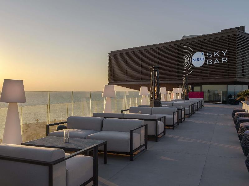 Movenpick Resort Al Marjan Island - Bar