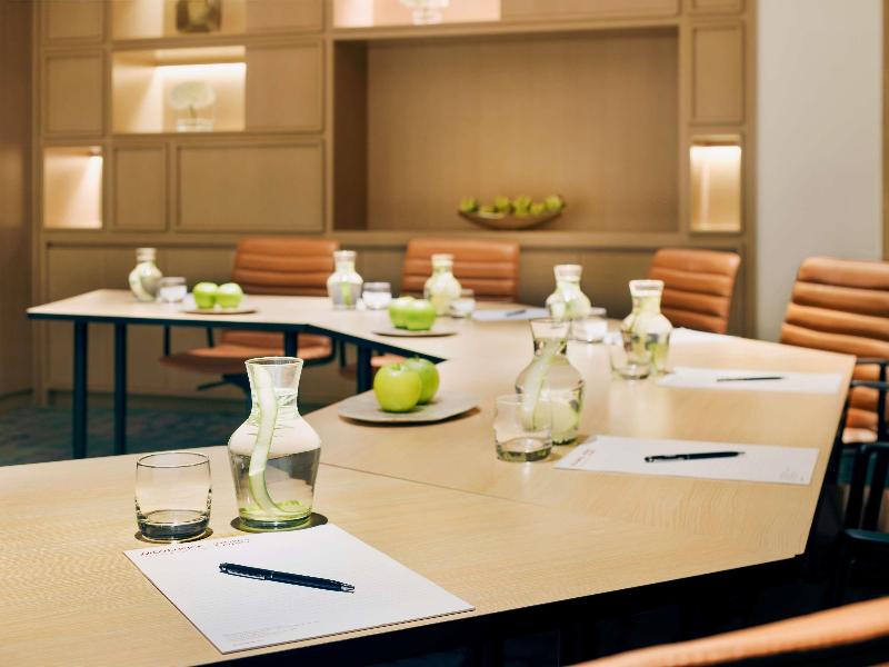 Movenpick Resort Al Marjan Island - Toplantı