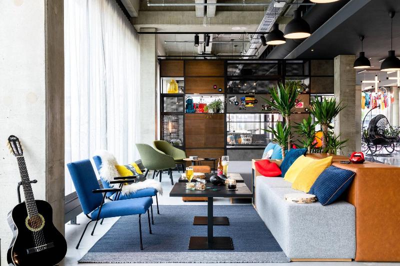 Moxy Utrecht - Lobi