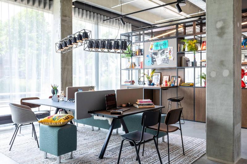 Moxy Utrecht - Genel