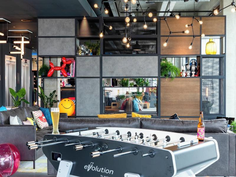 Moxy Utrecht - Genel