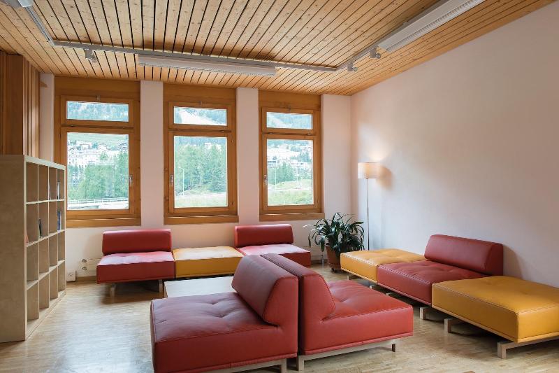 Youth Hostel Pontresina - Lobi