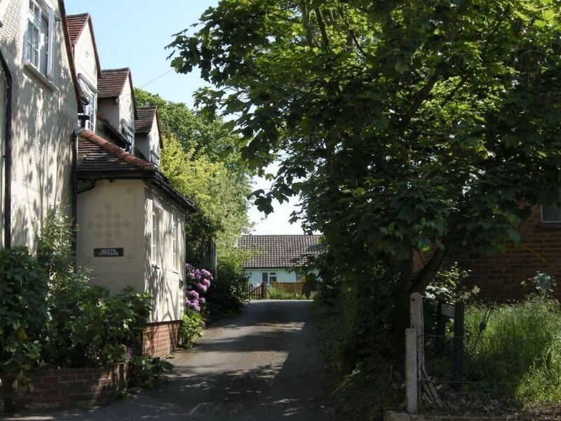 Motts Cottage - Genel