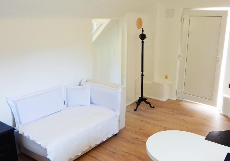 Ferienhaus BLACK & WHITE - Oda