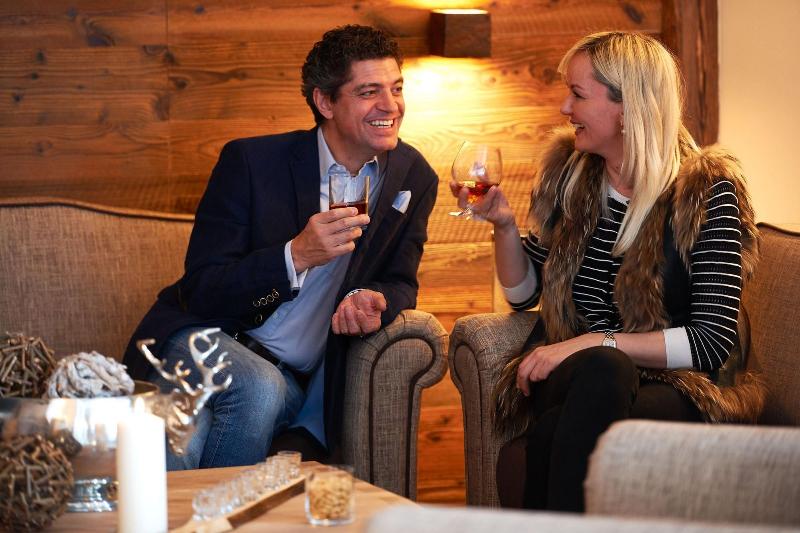 Boutique Hotel Herzhof Garni - Apartments - Bar
