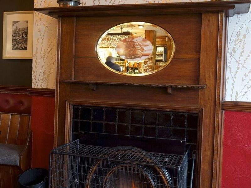 The Endeavour - Bar