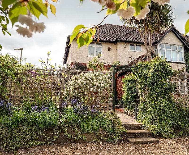 Avalon House B&B - Genel