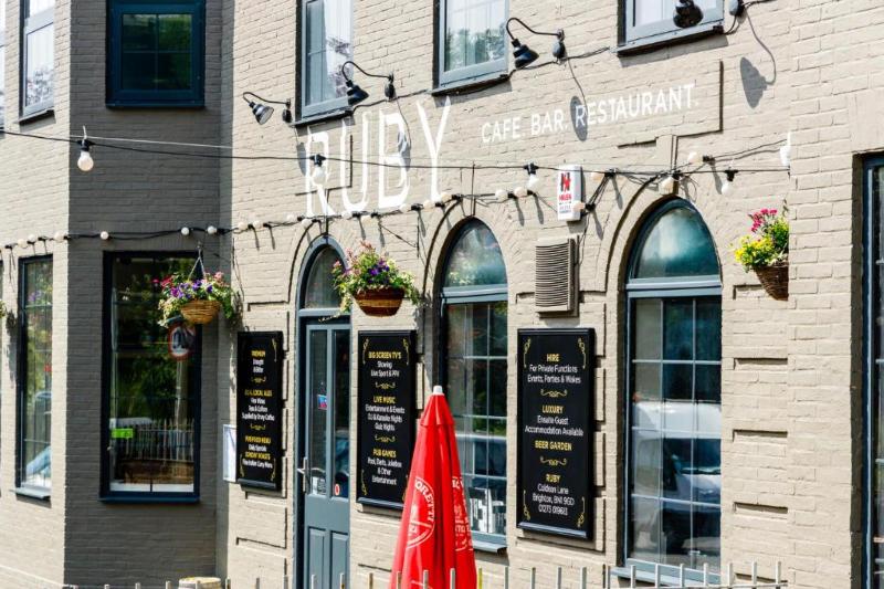 Ruby Pub & Hotel - Genel