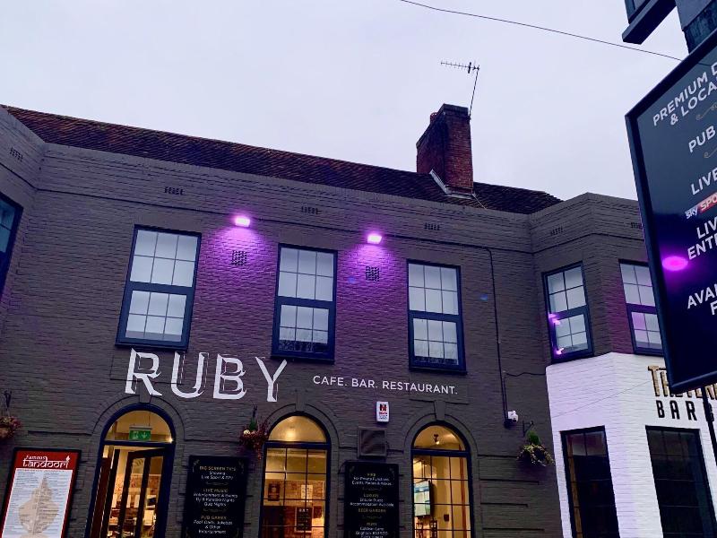 Ruby Pub & Hotel - Genel