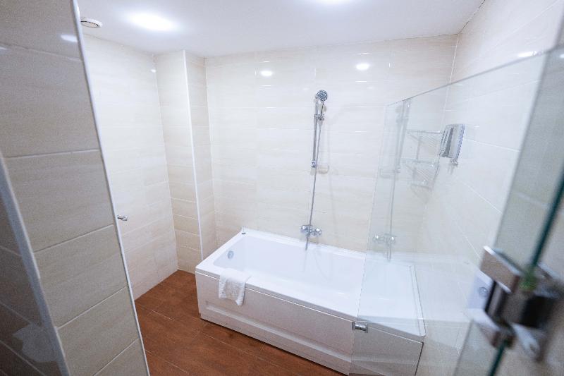INNAB INN HOTEL (exCaspian Business Hotel) - Oda