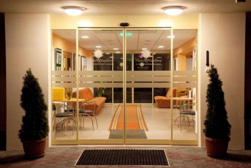 Hotel NapfÃ©ny - Lobi