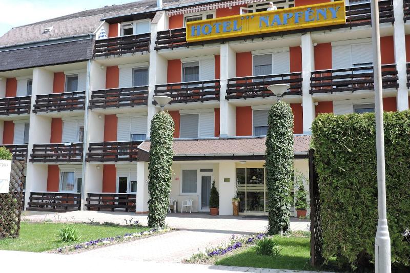 Hotel NapfÃ©ny - Genel
