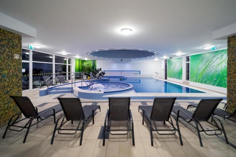 Hotel NapfÃ©ny - Havuz