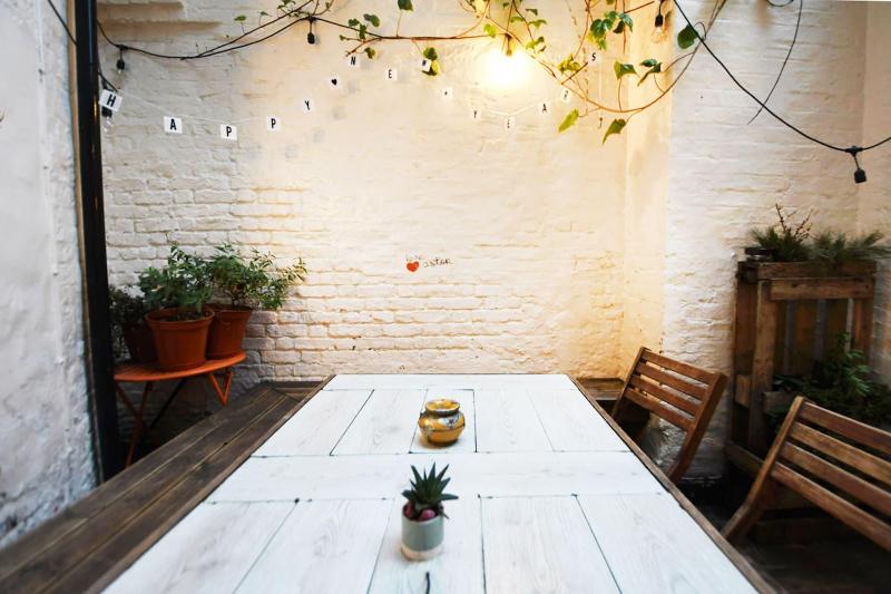 Astor Museum Inn Hostel - Teras