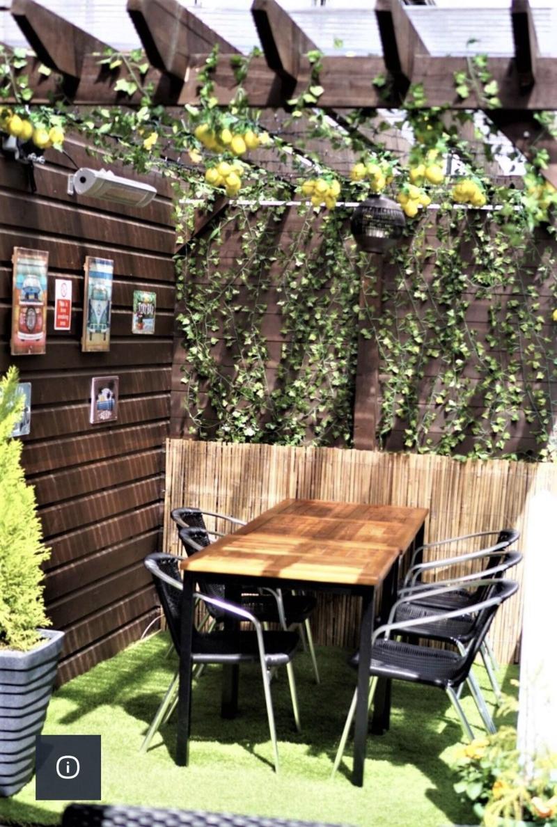 Molesworth Arms - Genel