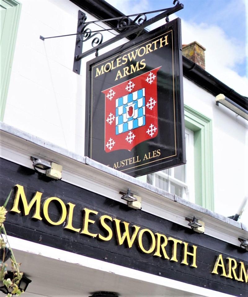 Molesworth Arms - Genel
