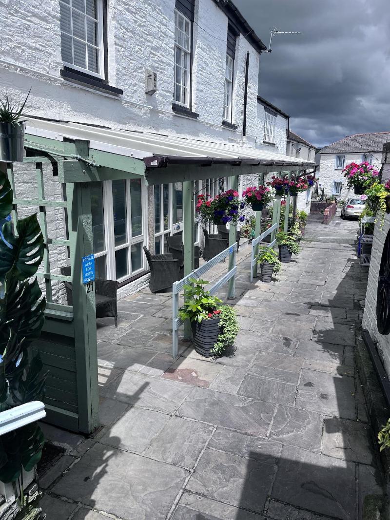 Molesworth Arms - Genel