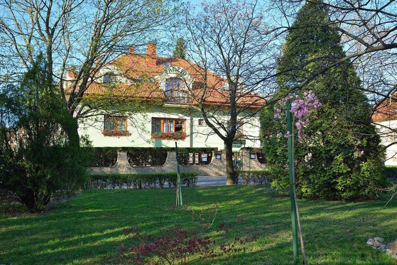 VadÃ¡szkÃ¼rt PanziÃ³ - Genel