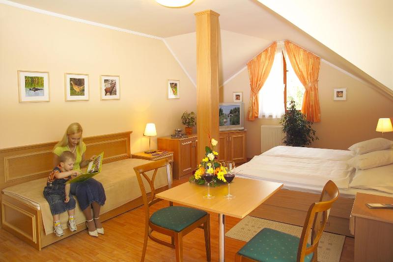 VadÃ¡szkÃ¼rt PanziÃ³ - Oda