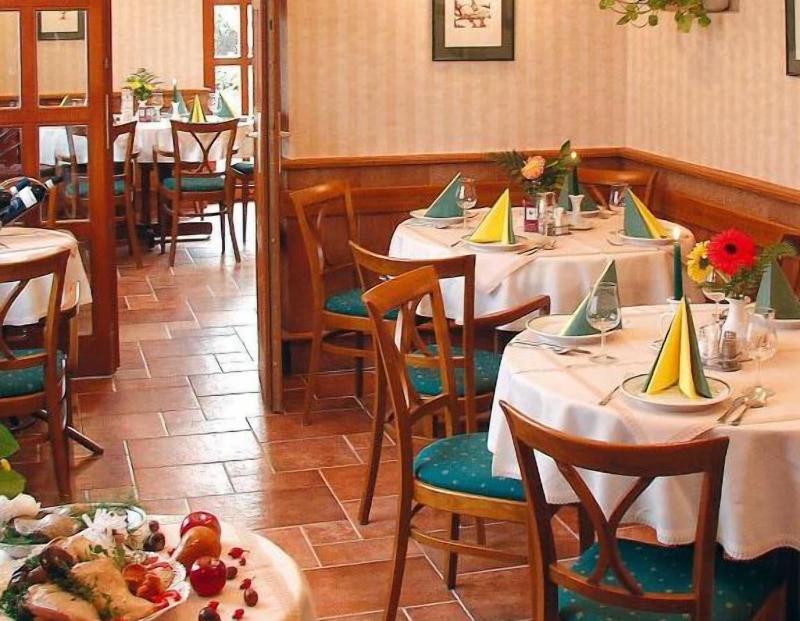 VadÃ¡szkÃ¼rt PanziÃ³ - Restoran