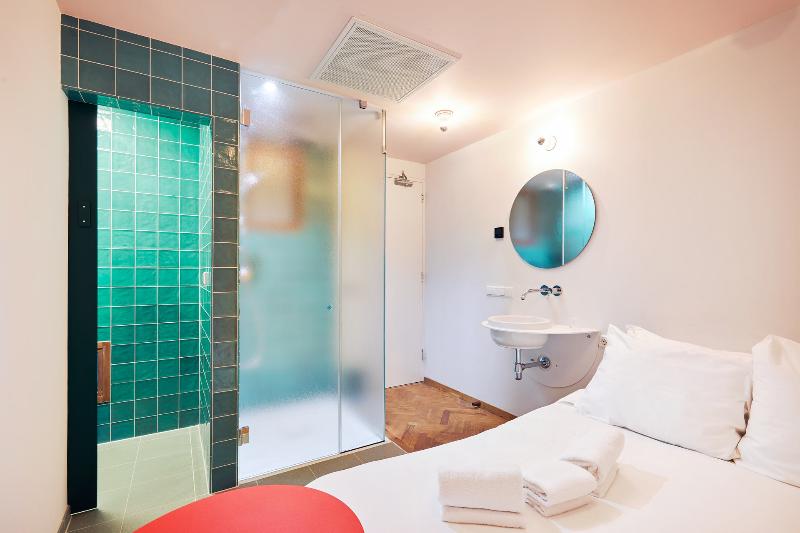 Hotel Not Hotel Rotterdam - Oda