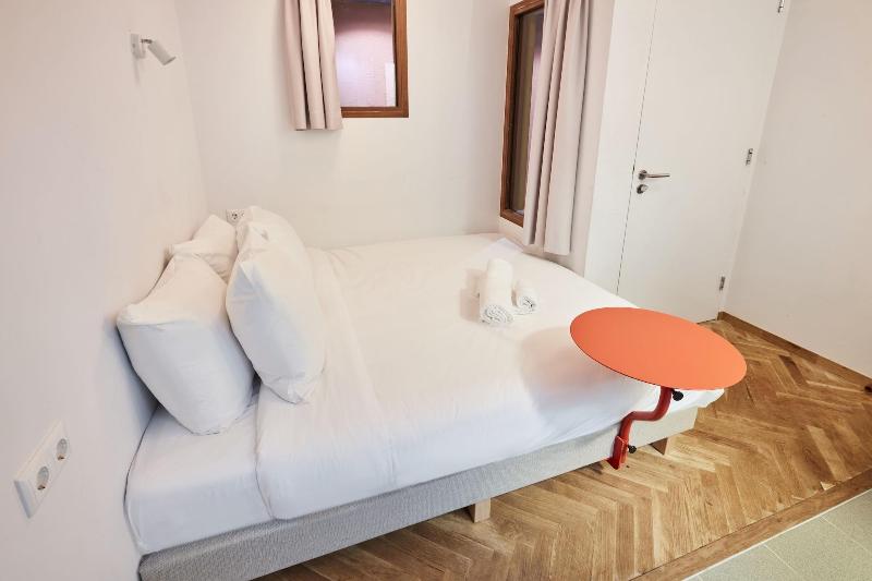 Hotel Not Hotel Rotterdam - Oda